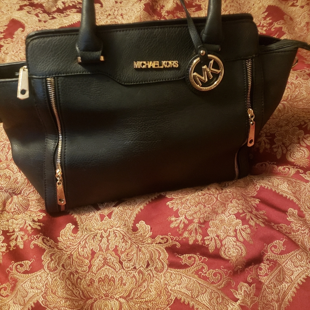 Black leather Micheal Kors Purse